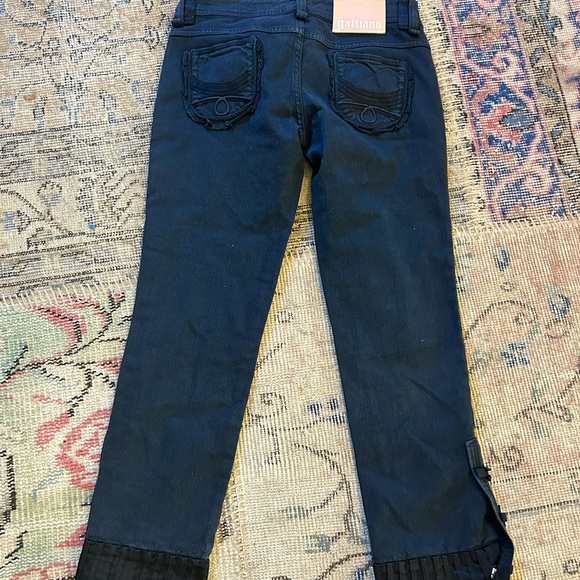 Women's Black John Galliano Capris - Picture 5 of 7